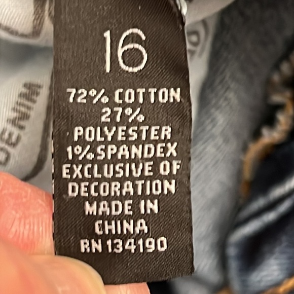 Inc Denim ladies capris - Picture 7 of 7